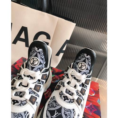 Designer Brand L Womens Original Quality Sneakers 2021SS DXS04