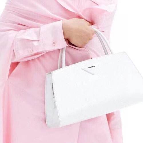 Designer Brand P Womens Original Quality Bags 2021SS M8906
