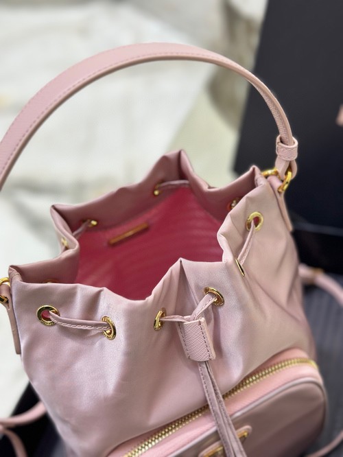 Design Brand P Womens High Quality Bucket Bags 2023SS M8912