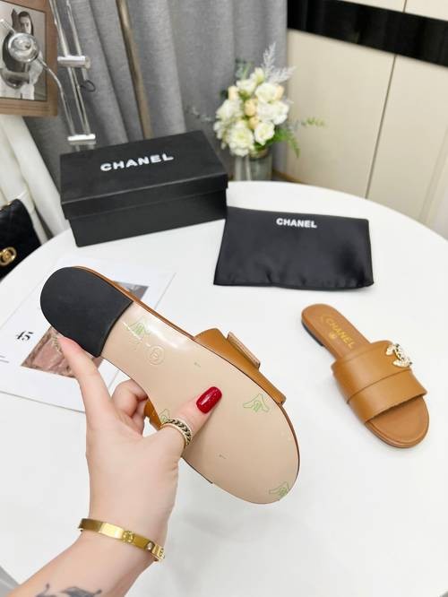 Design Brand C Womens High Quality Genuine Leather Slippers 2023SS H304