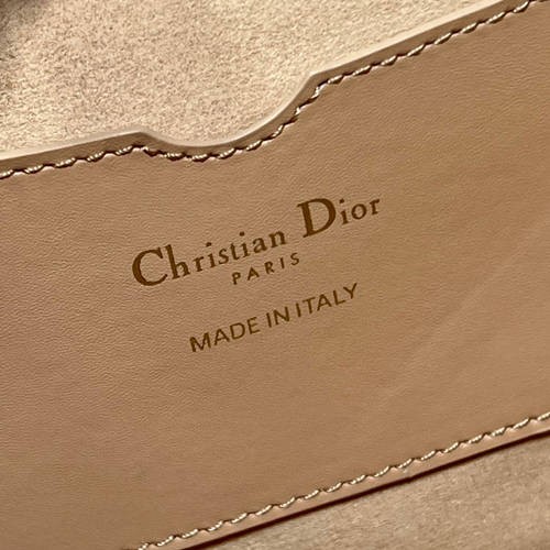 Design Brand D Womens Original Quality 30 Montaigne Avenue Genuine Leather Bags 2023SS M8904
