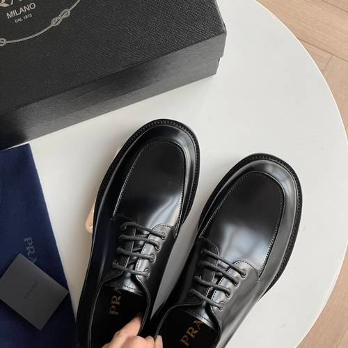 Design Brand P Men Leather Loafers Formal Business Shoes Original Quality Shoes 2023FW TXB