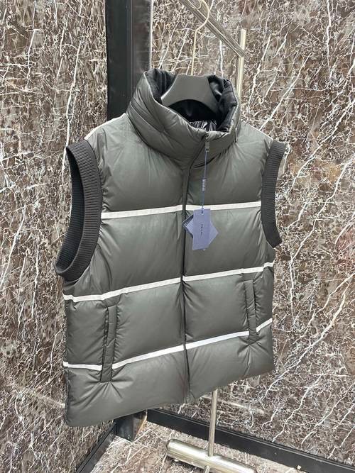 Design Brand P Men Goose Down Vest Coat Original Quality 2023FW Q209