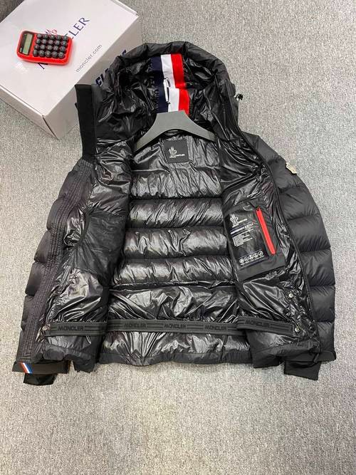 Design Brand Mon Men Goose Down Coat Original Quality 2023FW Q209 