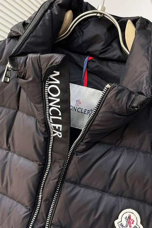 Design Brand Mo Men Goose Down Vest Jacket Original Quality 2023FW Q211
