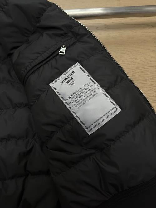 Design Brand M Men and Women Goose Down Thin Jacket Original Quality 2023FW Q211