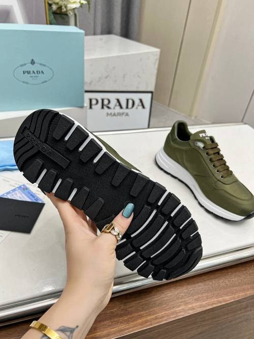 Design Brand P Women and Mens High Quality Sneakers Sheep Skin inside 2024SS H305