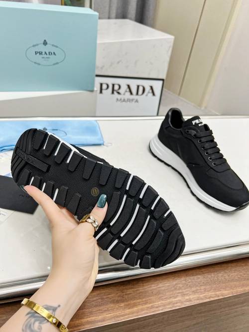 Design Brand P Women and Mens High Quality Sneakers Sheep Skin inside 2024SS H305