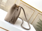 Designer Brand L Womens High Quality Genuine Leather Bucket Bags 2021SS M8906