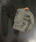 Designer Brand DSQ2 Women and Mens High Quality Track Suits 2022SS D701